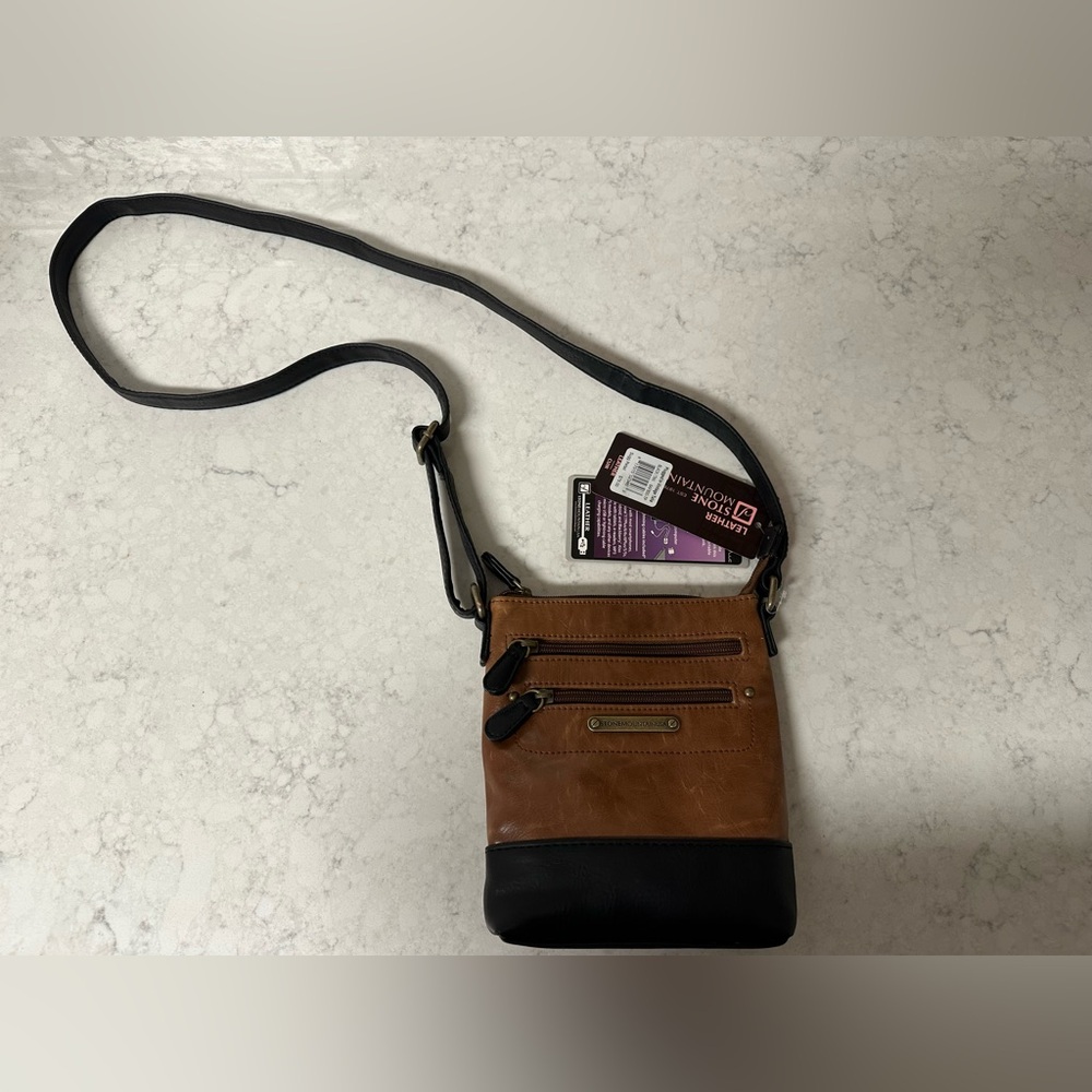NWT Stone Mountain Leather Cross Body Bag with USB Charging Port